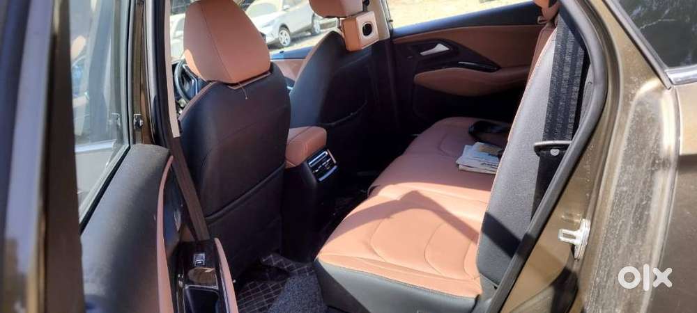 Mg Hector Plus Savvy 2023