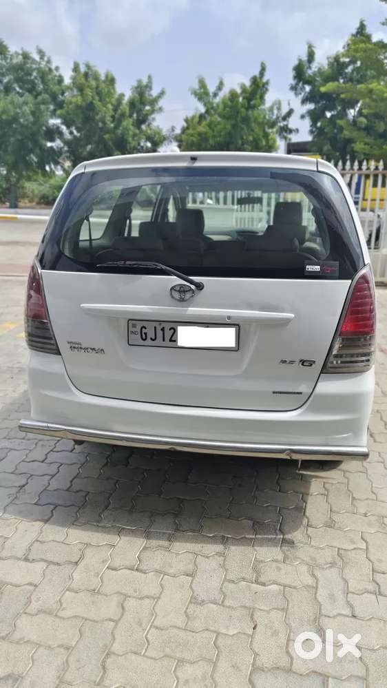 Toyota Innova 2.5 E 8 Str, 2010, Diesel