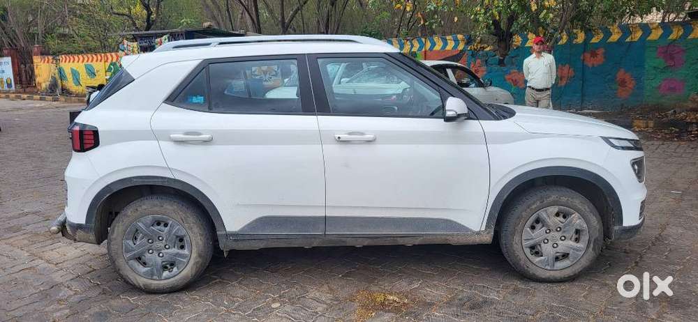 Hyundai Venue S (o) 1.2 Petrol Knight Edition, 2025, Petrol