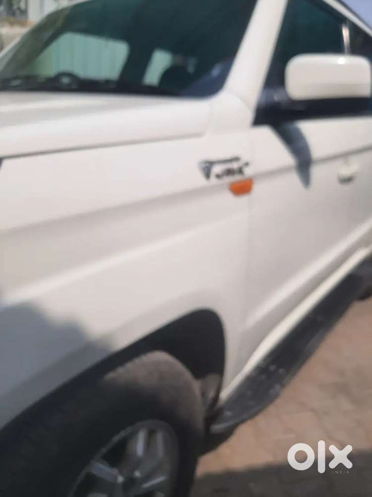 Mahindra Tuv 300 2017