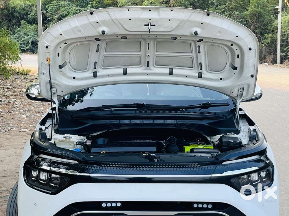 Kia Carens, 2022, Petrol