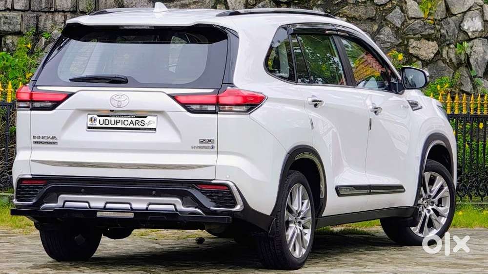 Toyota Innova Hycross 2.0 Zx (o) Hybrid 7 Str, 2024, Petrol