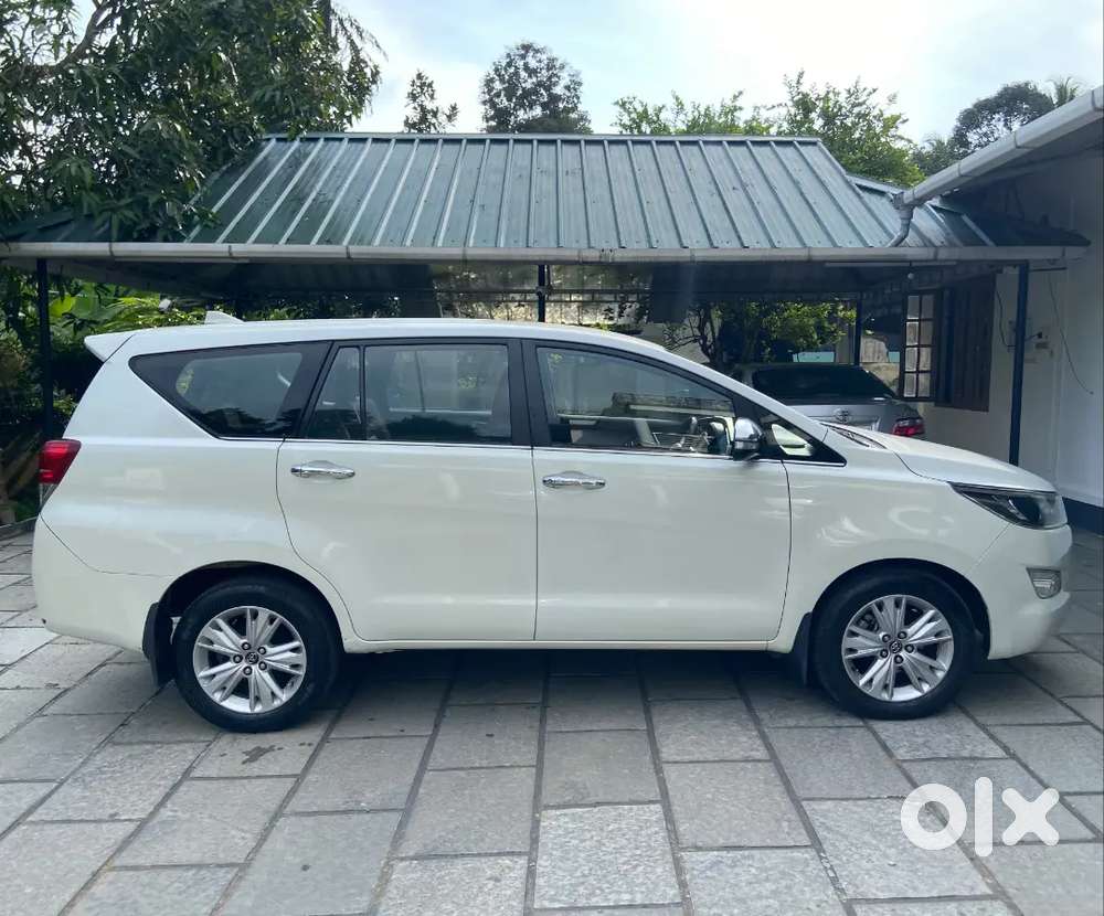 Toyota Innova Crysta Automatic 2.8 Zx Fully Company Serviced