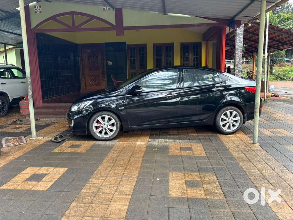 Hyundai Fluidic Verna 2012