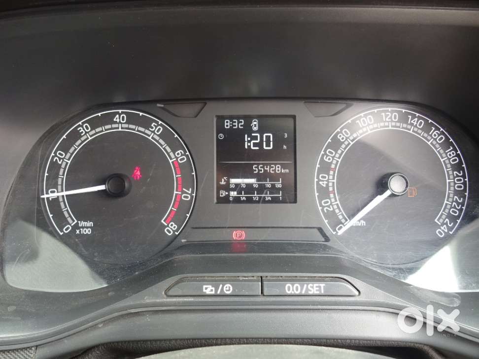 Skoda Kushaq 1.0 Tsi Active, 2022, Petrol