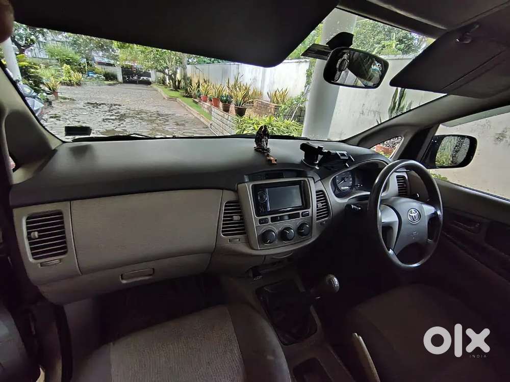 Toyota Innova 2012 Diesel Good ( Rate Is Negotiable)