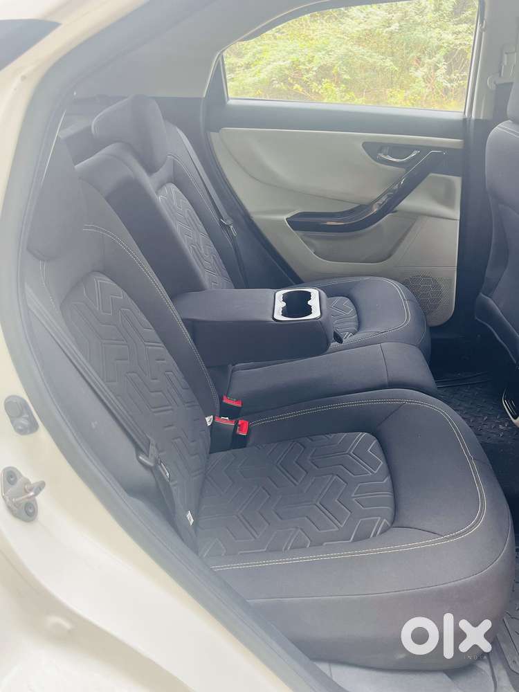 Tata Nexon, 2023, Petrol