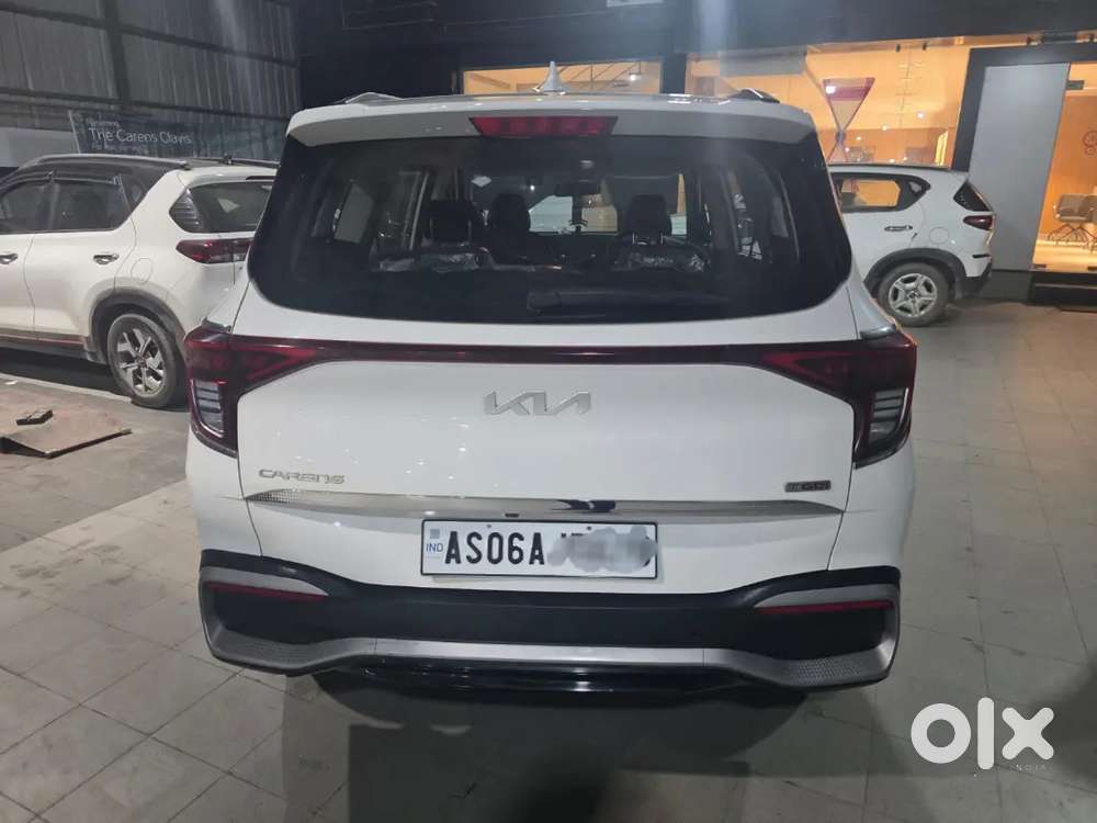 Kia Carens 2023 Petrol Well Maintained