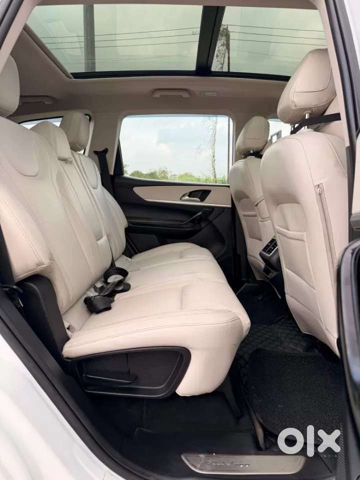 Mahindra Xuv700 2.2 Ax 7 Diesel At Luxury Pack Str, 2023, Diesel
