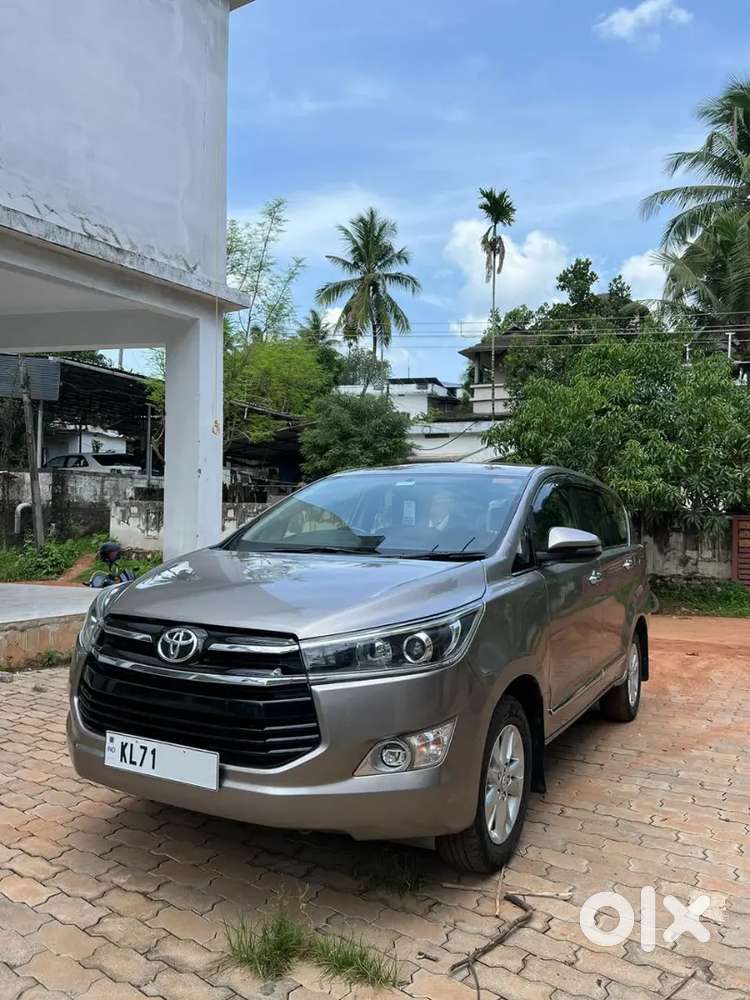 Toyota Innova Crysta 2019 Diesel 200000 Km  Toyota Service
