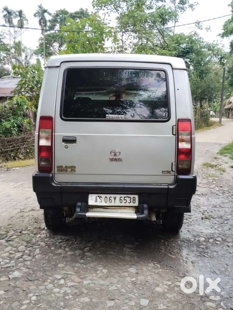Tata Sumo Gold 8