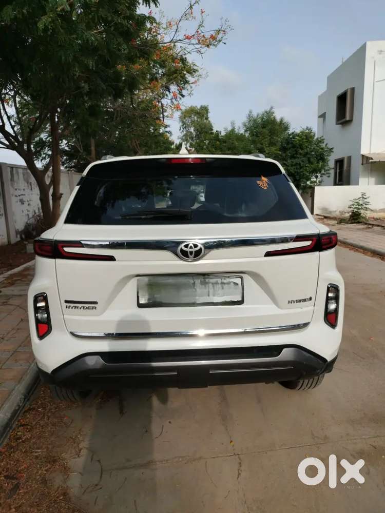 Toyota Urban Cruiser Hyryder 2024 Petrol Well Maintained