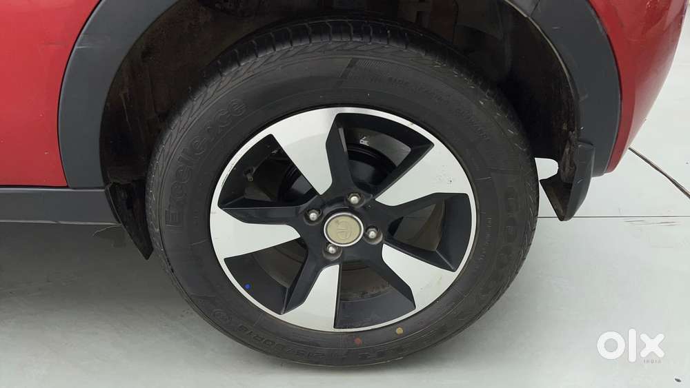 Tata Nexon 1.2 Revotron Xza Plus (o) Dual Tone, 2018, Petrol