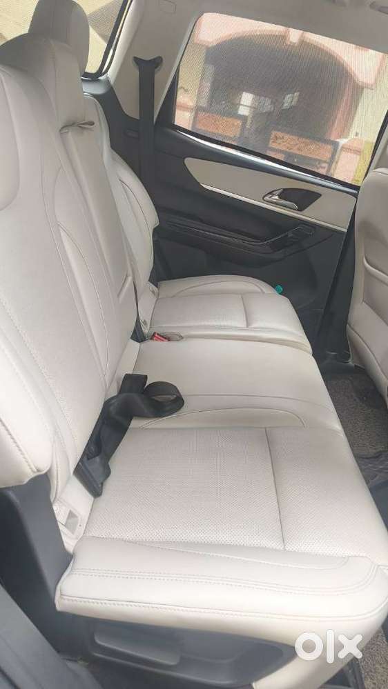 Mahindra Xuv700 2.0 Ax 7 Petrol At Str, 2021, Petrol