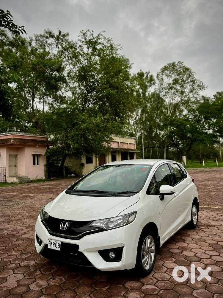 Honda Jazz I-vtec 2017 Single Owner Petrol