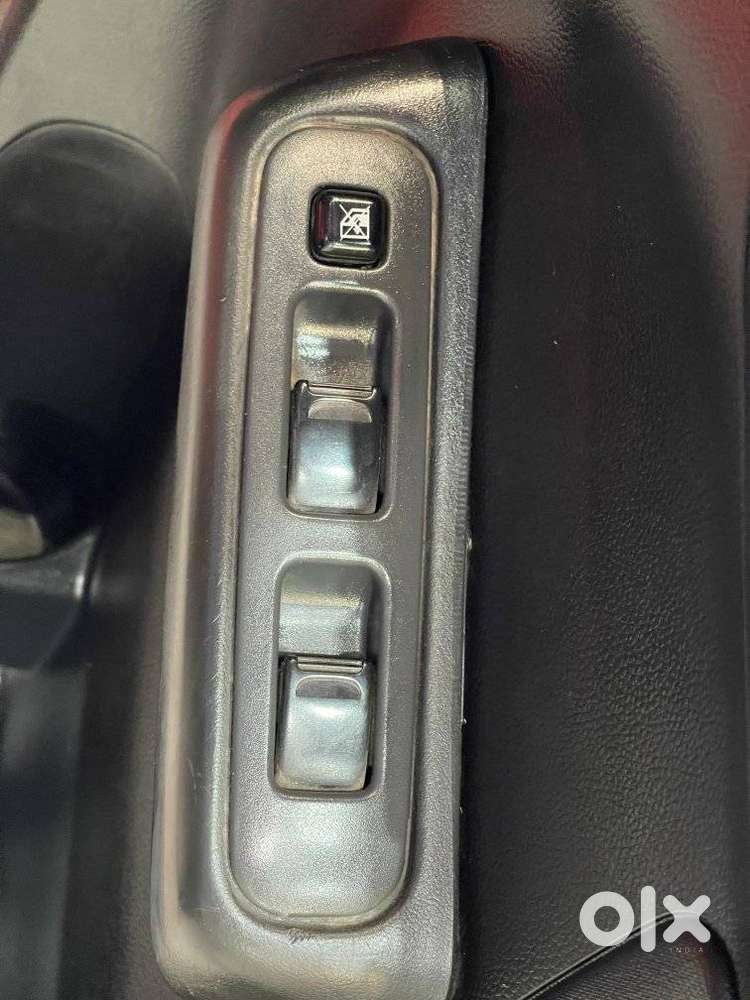 Maruti Suzuki Swift Lxi Option, 2019, Petrol