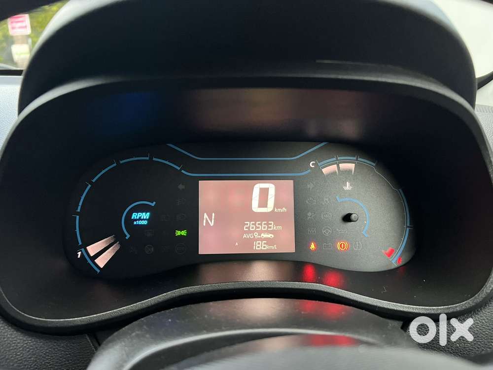 Renault Kwid 1.0 Rxt (o) Easy-r, 2022, Petrol