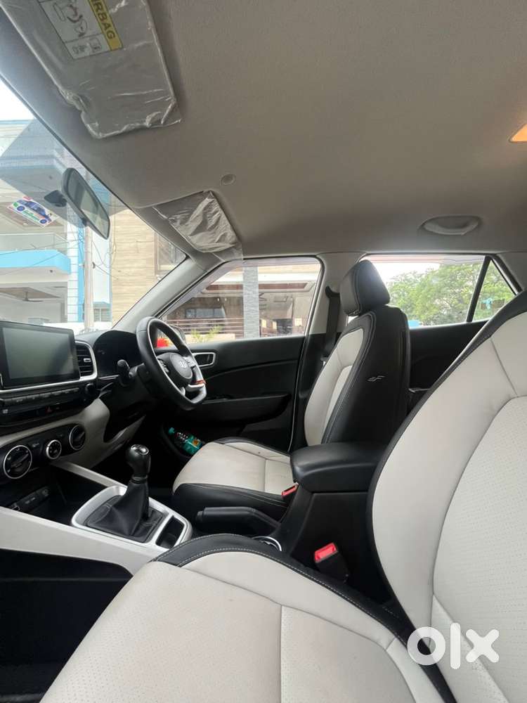 Hyundai Venue 2020 Petrol Well Maintained