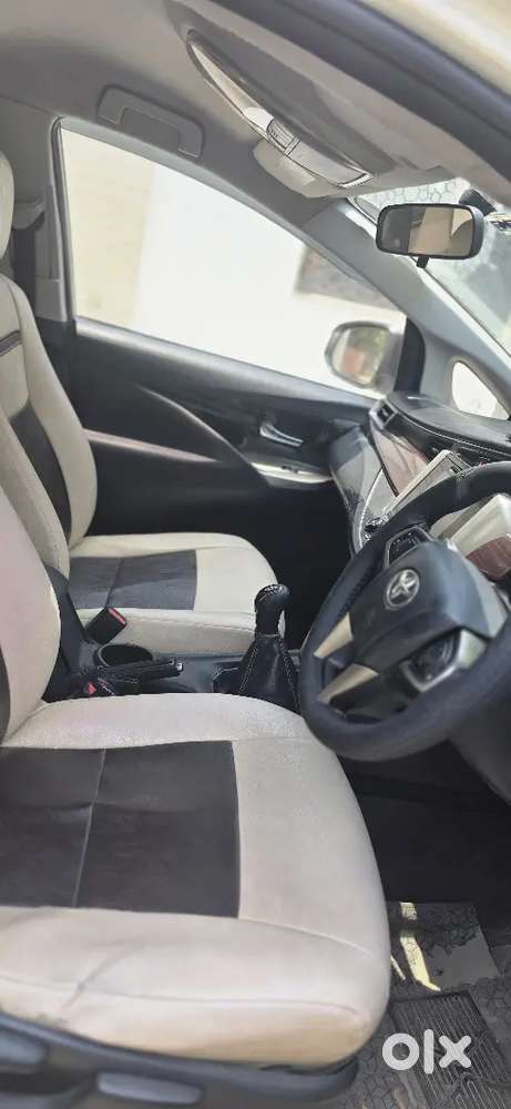 Innova Crysta V  8 Setter