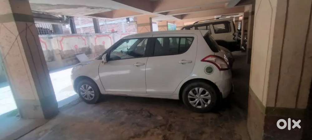Maruti Suzuki Swift 2012 Cng & Hybrids 70000 Km Driven + Petrol
