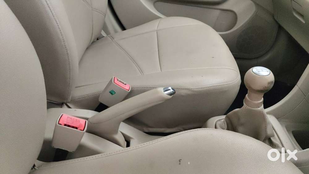 Maruti Suzuki Swift Dzire 1.2 Zxi Bsiv, 2014, Petrol