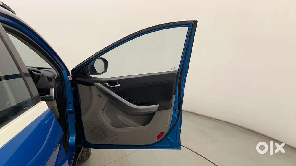 Tata Nexon 1.2 Revotron Xz Plus Dual Tone, 2018, Petrol