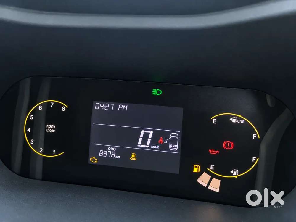 Tata Nexon Cng Pure+s| 8,000 Km | 1 Year Old | Sunroof|top Condition|