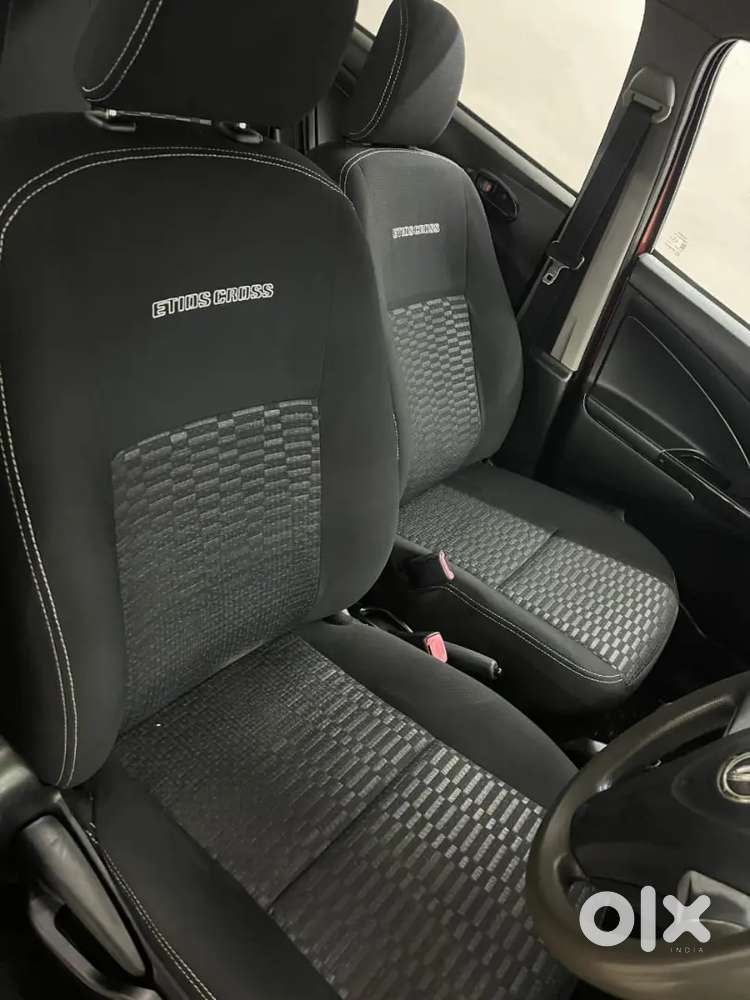 Toyota Etios Cross 2015