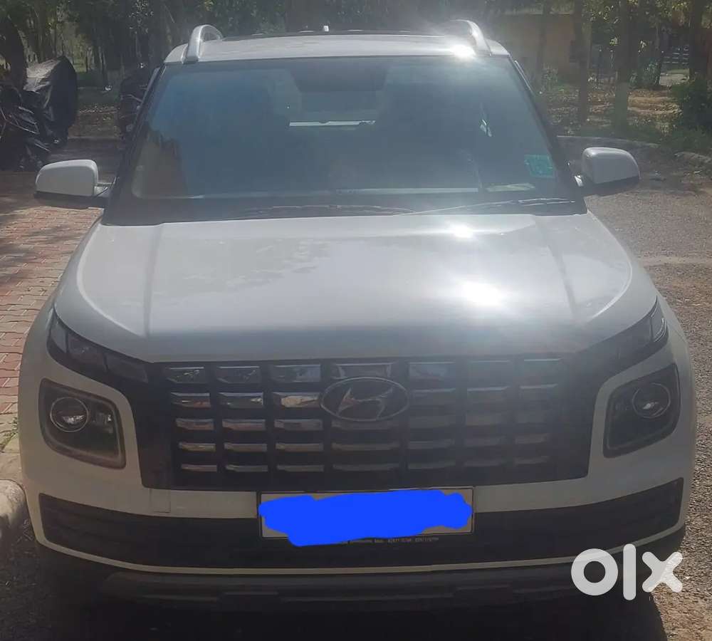 Hyundai Venue 2025 Petrol 3500 Km Driven Bh Number