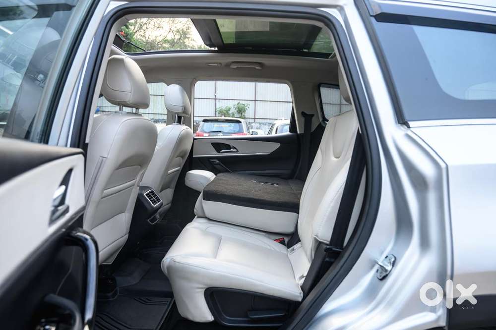 Mahindra Xuv700 2.2 Ax 7 Diesel At Luxury Pack Str Awd, 2022, Diesel