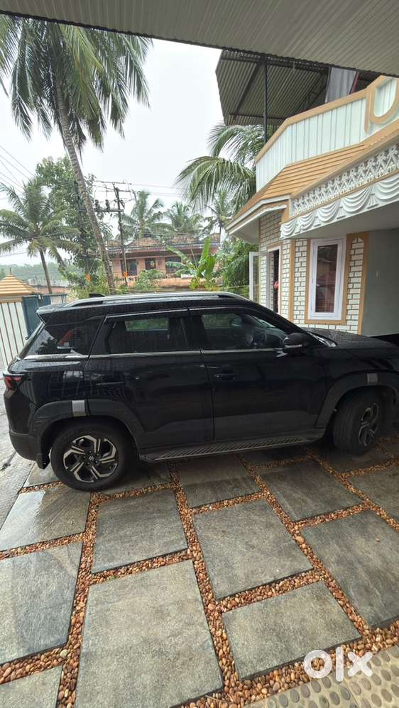 Maruti Suzuki Brezza Petrol Automatic 2023