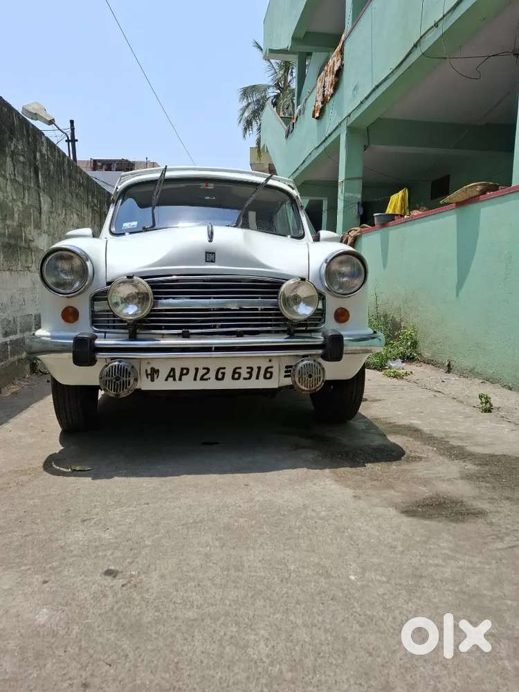 Ambassador Ambassador 2004 Diesel 12000 Km Driven