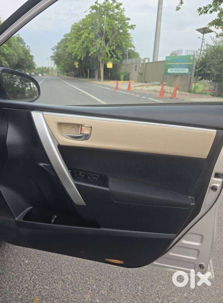 Toyota Corolla Altis G At, 2014, Petrol