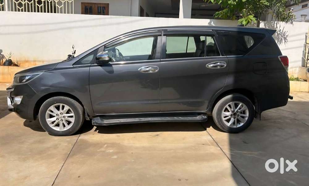 Toyota Innova Crysta 2.4 V 8 Str, 2017, Diesel