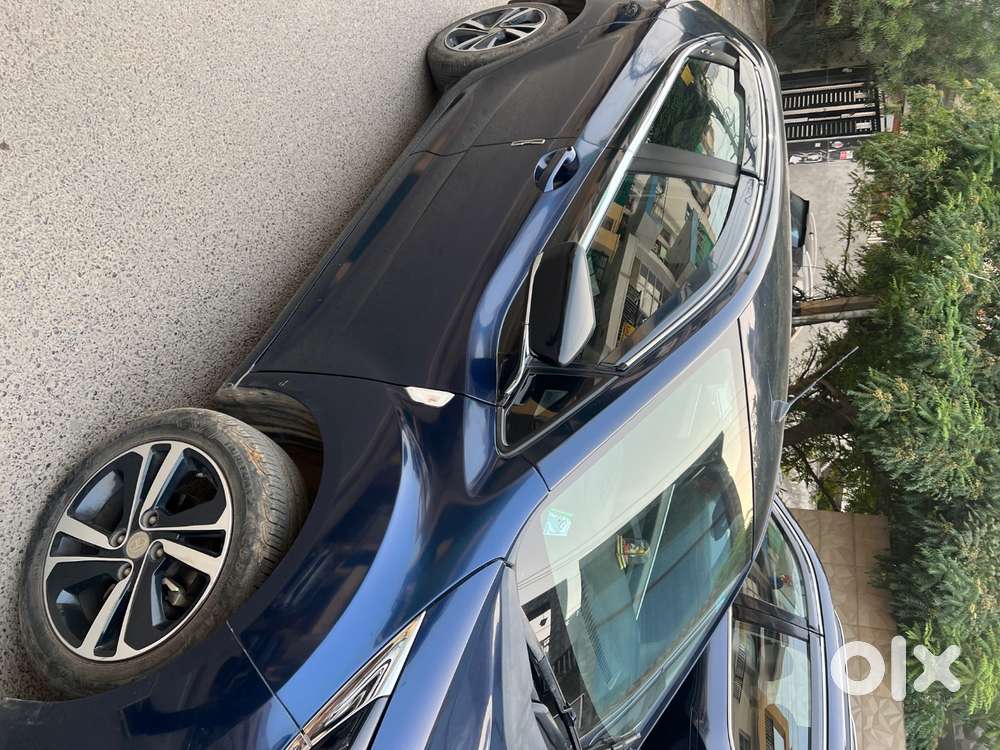 Tata Altroz 2023 Xz Cng Alloys, Touchscreen , Mint Condition23000kms
