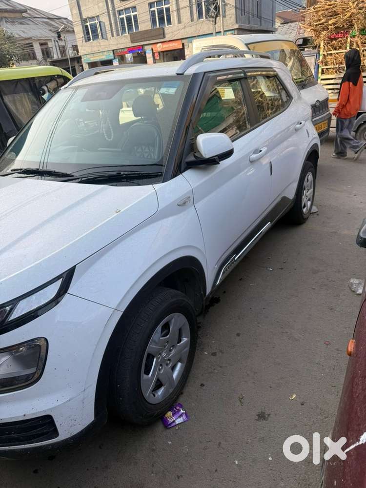 Hyundai Venue Petrol 2023