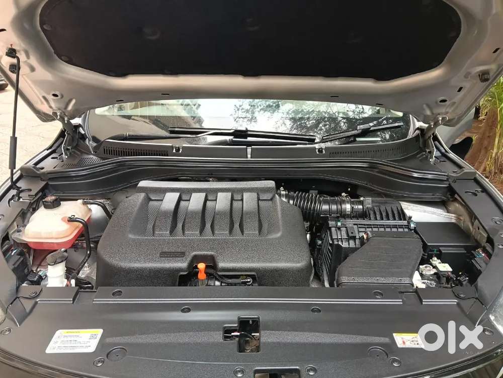 Mahindra Xuv700 2023 Petrol 30000 Km Driven
