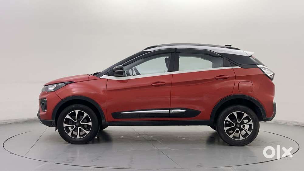 Tata Nexon 1.5 Revotorq Xza Plus Dual Tone Roof Amt (s), 2021, Petro..