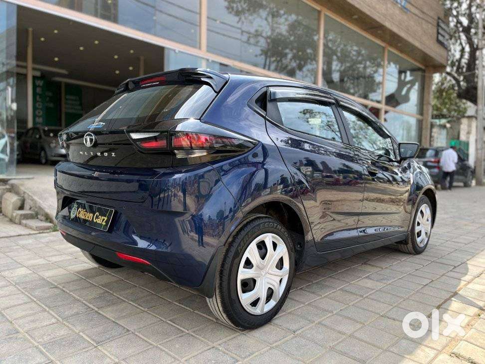 Tata Altroz 1.2 Xm Plus, 2023, Petrol