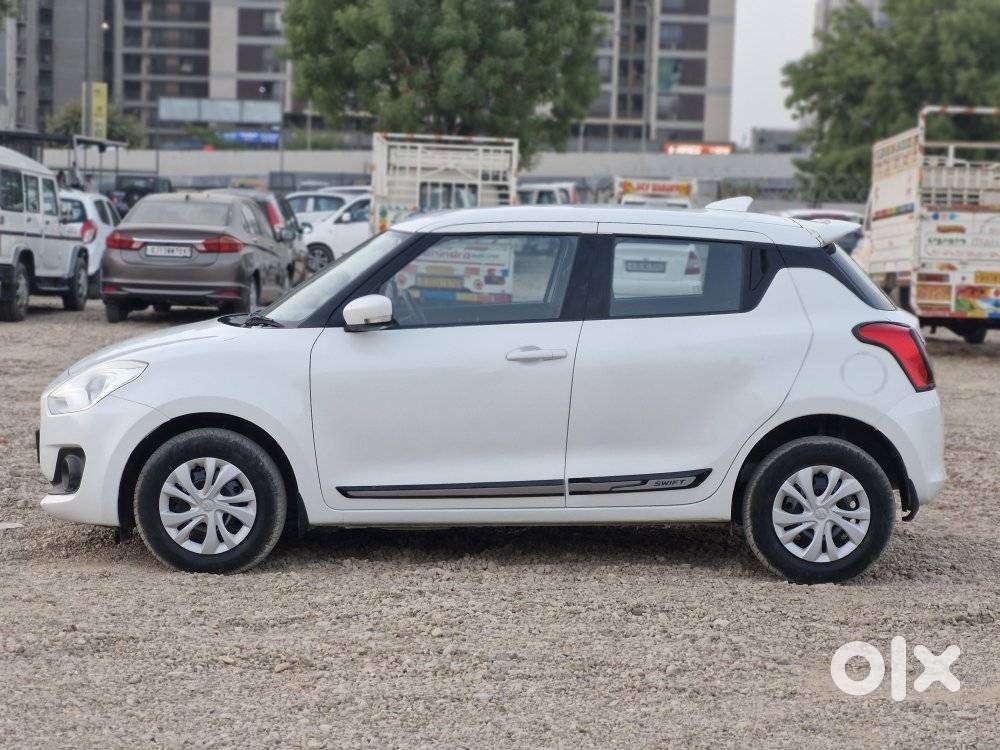 Maruti Suzuki Swift Vxi + Manual, 2021, Petrol