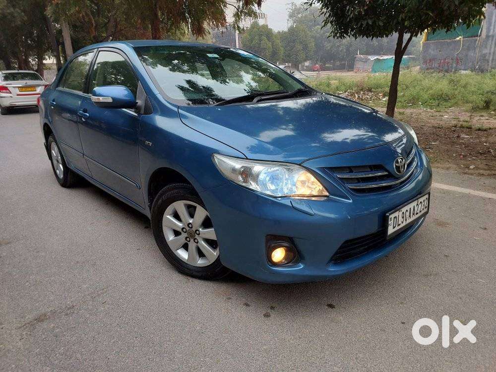 Toyota Corolla Altis Facelift, 2011, Petrol