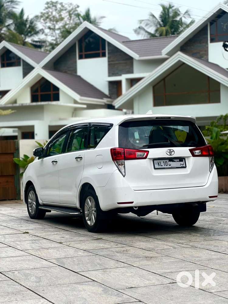 Toyota Innova Crysta 2.4 G Plus Mt 7 Str, 2022, Diesel