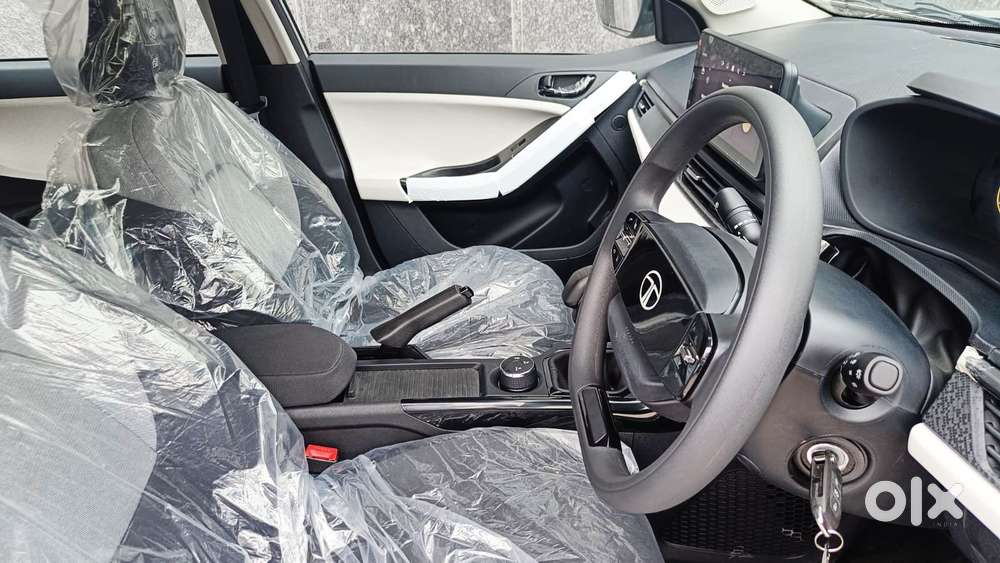 Tata Nexon Pure 1.2 Revotron Petrol 6 Mt, 2025, Petrol