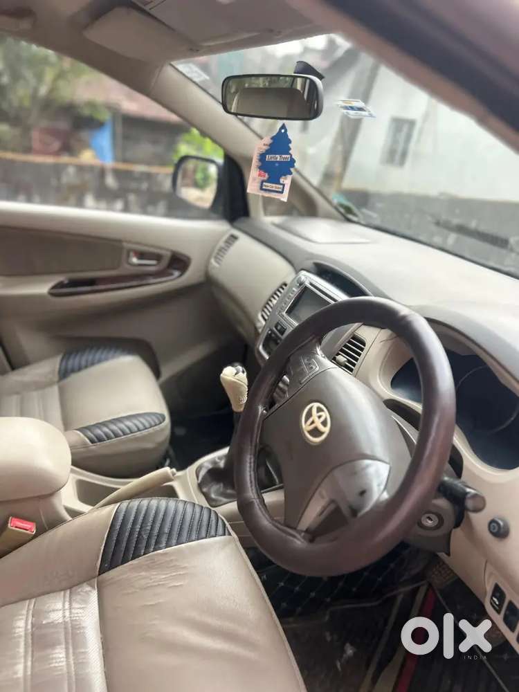 Toyota Innova Diesel 2012 8 Str