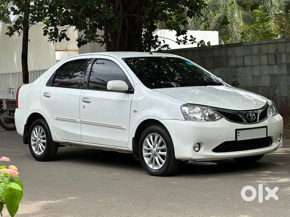 Toyota Etios V, 2011, Petrol