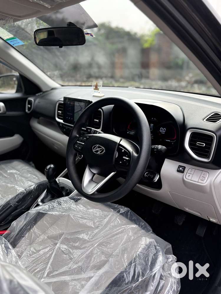 Hyundai Venue S 1.2 Petrol, 2025, Cng & Hybrids