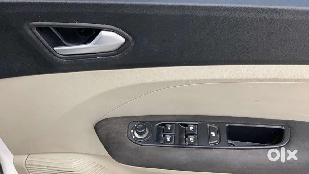 Renault Triber Rxz Easy-r Amt, 2021, Petrol