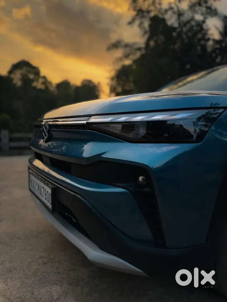 Maruti Suzuki Victoris Zxi +