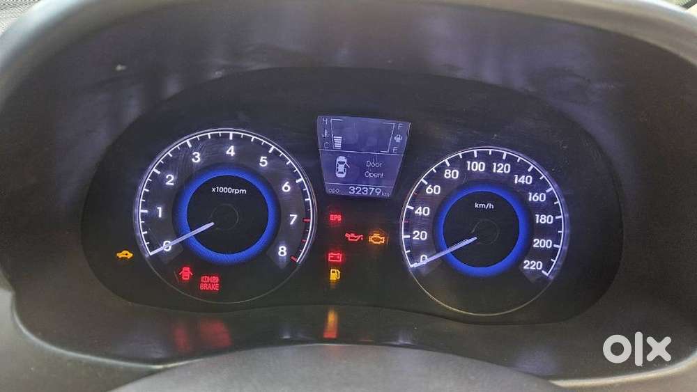 Hyundai Verna Fluidic 1.6 Vtvt Sx Opt, 2012, Petrol