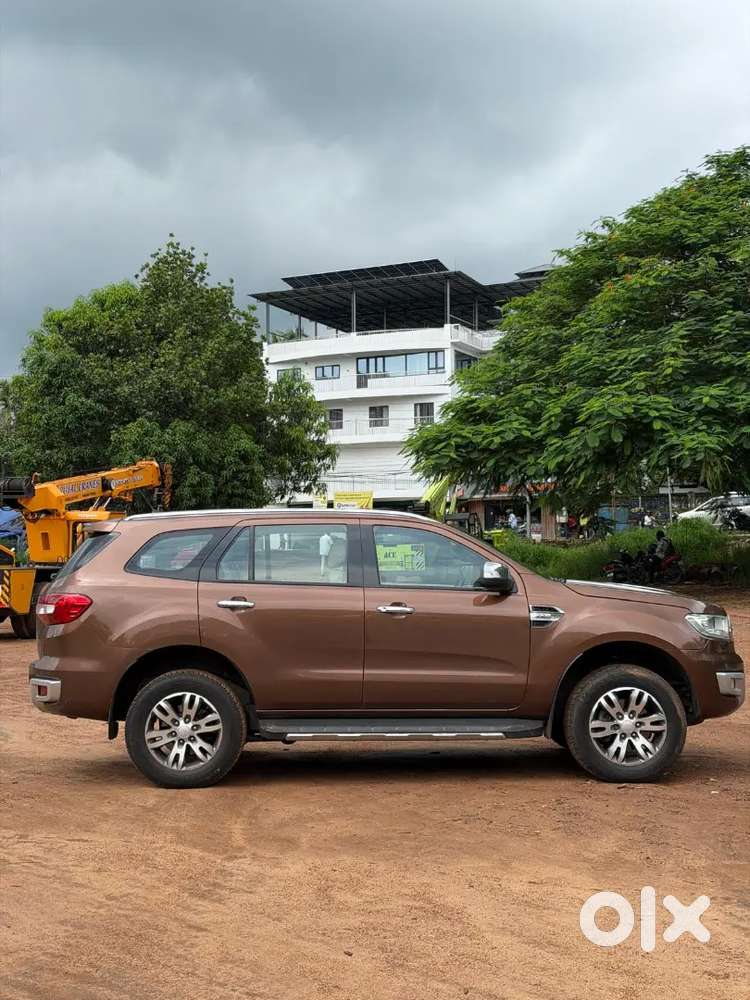 Ford Endeavour 2.2 Titanium